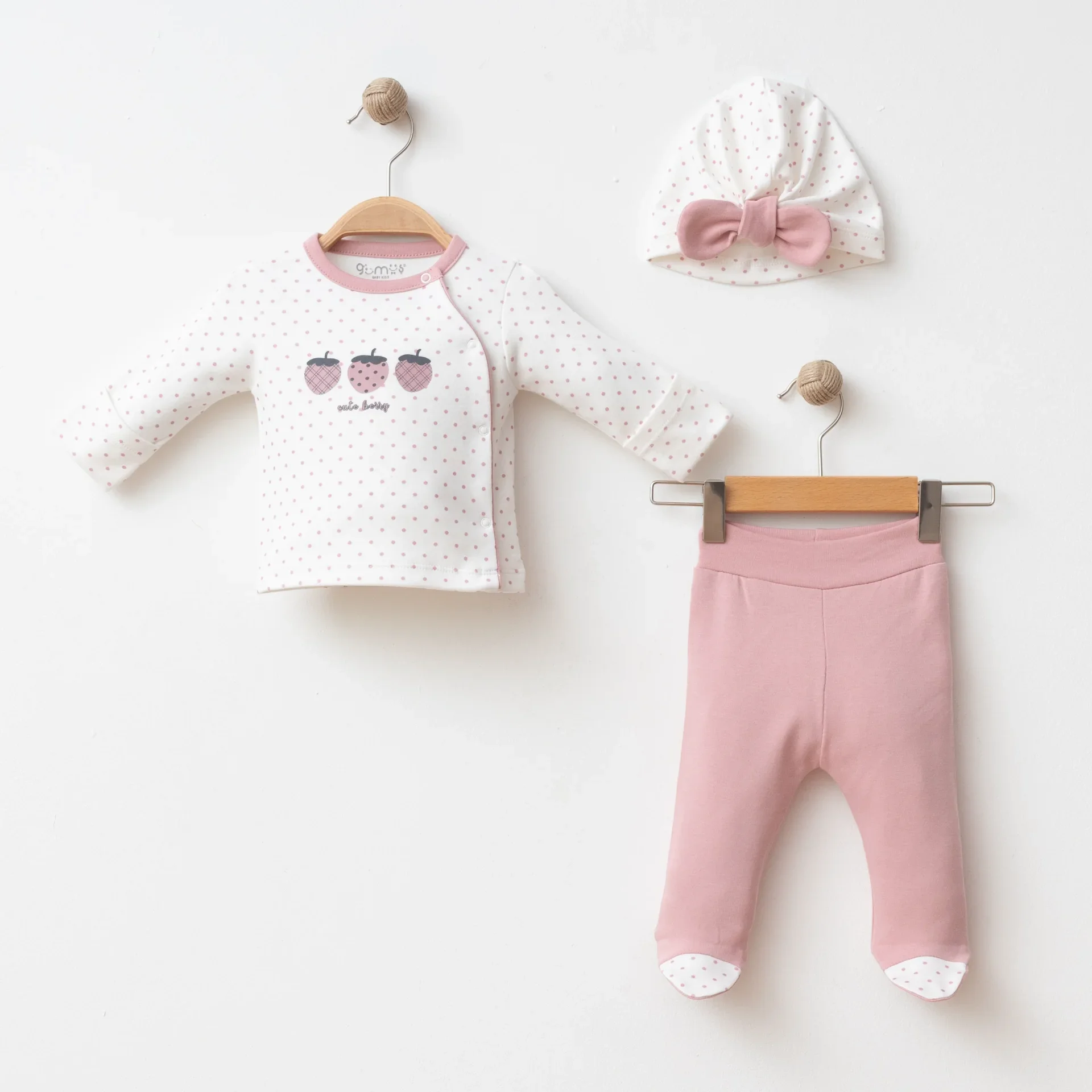 KIZ BEBEK 3 LÜ SET PUANLI ÇİLEK BASKILI